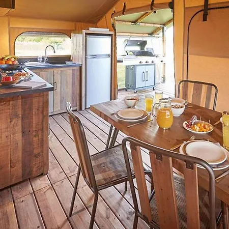 Kemp Le Moulin De David -gaugeac Monpazier 24540 - -mobil-home 3 Et 2